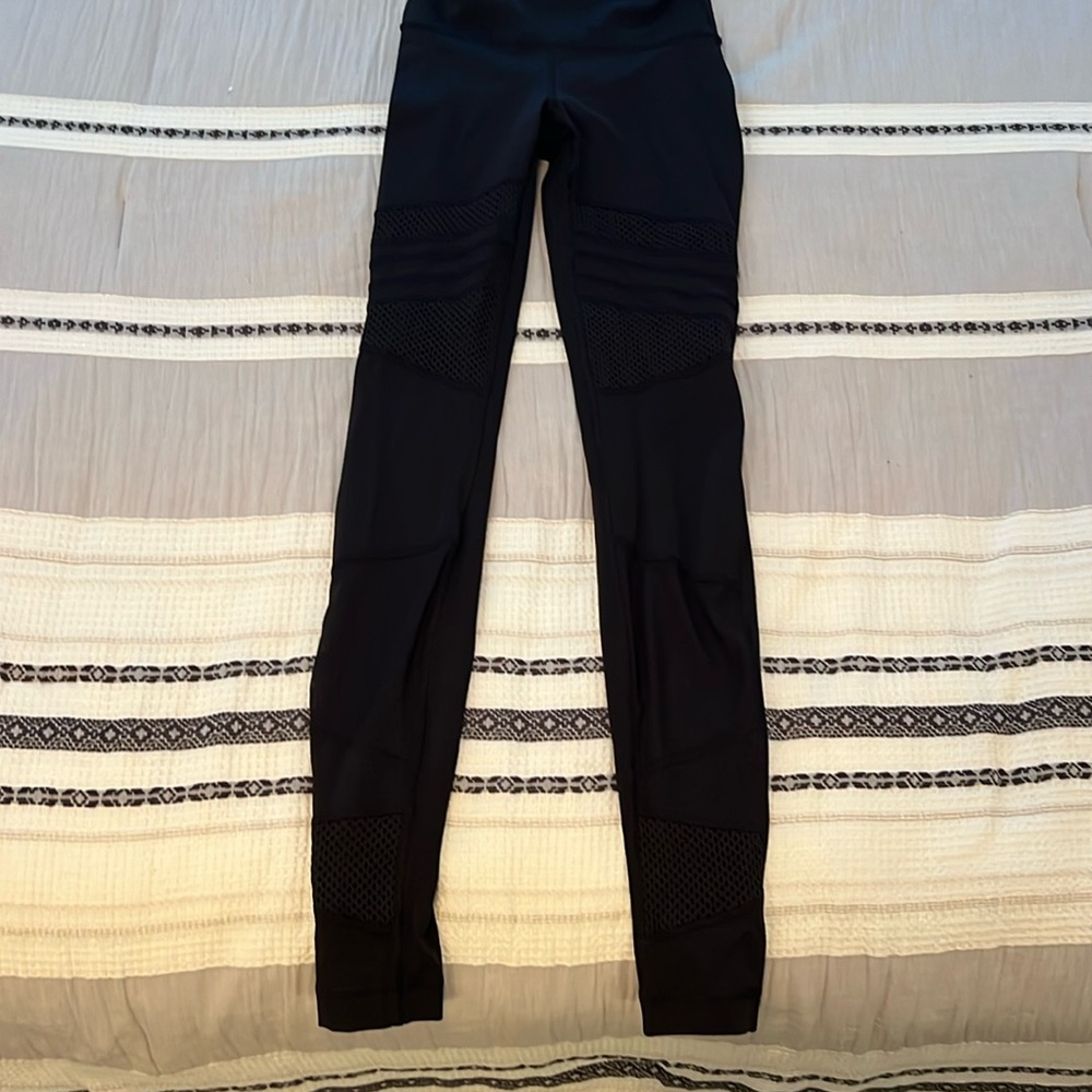 Lululemon black leggings